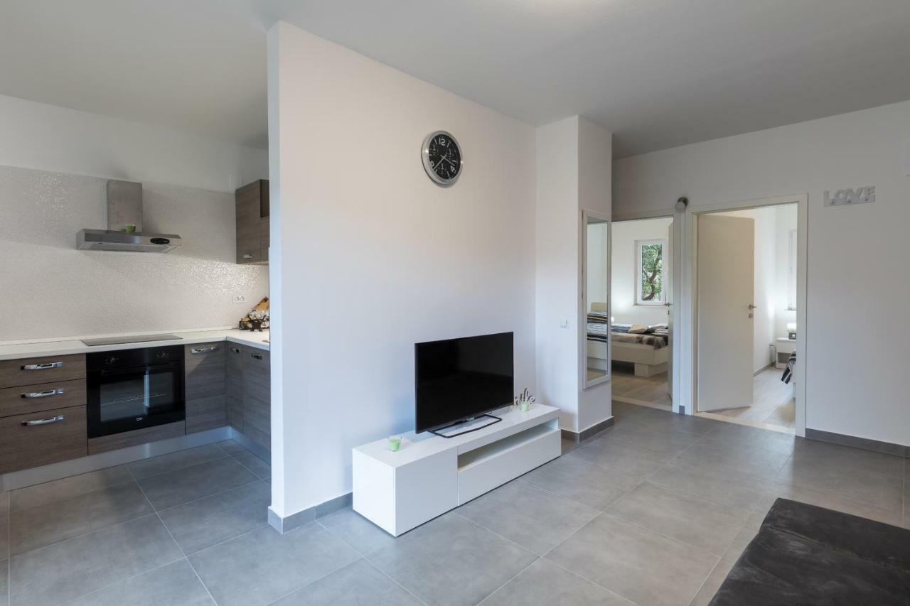 Name Apartment