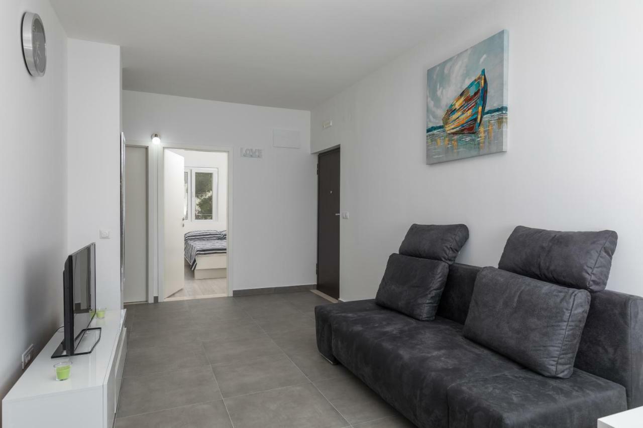 Apartman Name *